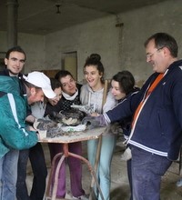 Mladi Vrapčanci u akciji "spašavanja" stare škole